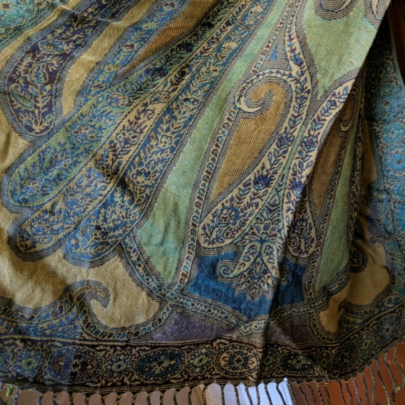 Scarf/wrap - Picture 2 of 2